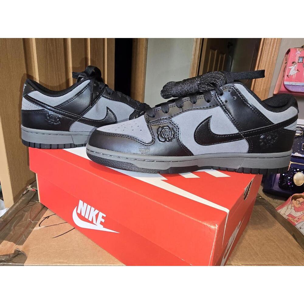 Nike Dunk Low Black Roses HF1986-001 Women's NEW SIZE 8 - Picture 9 of 12